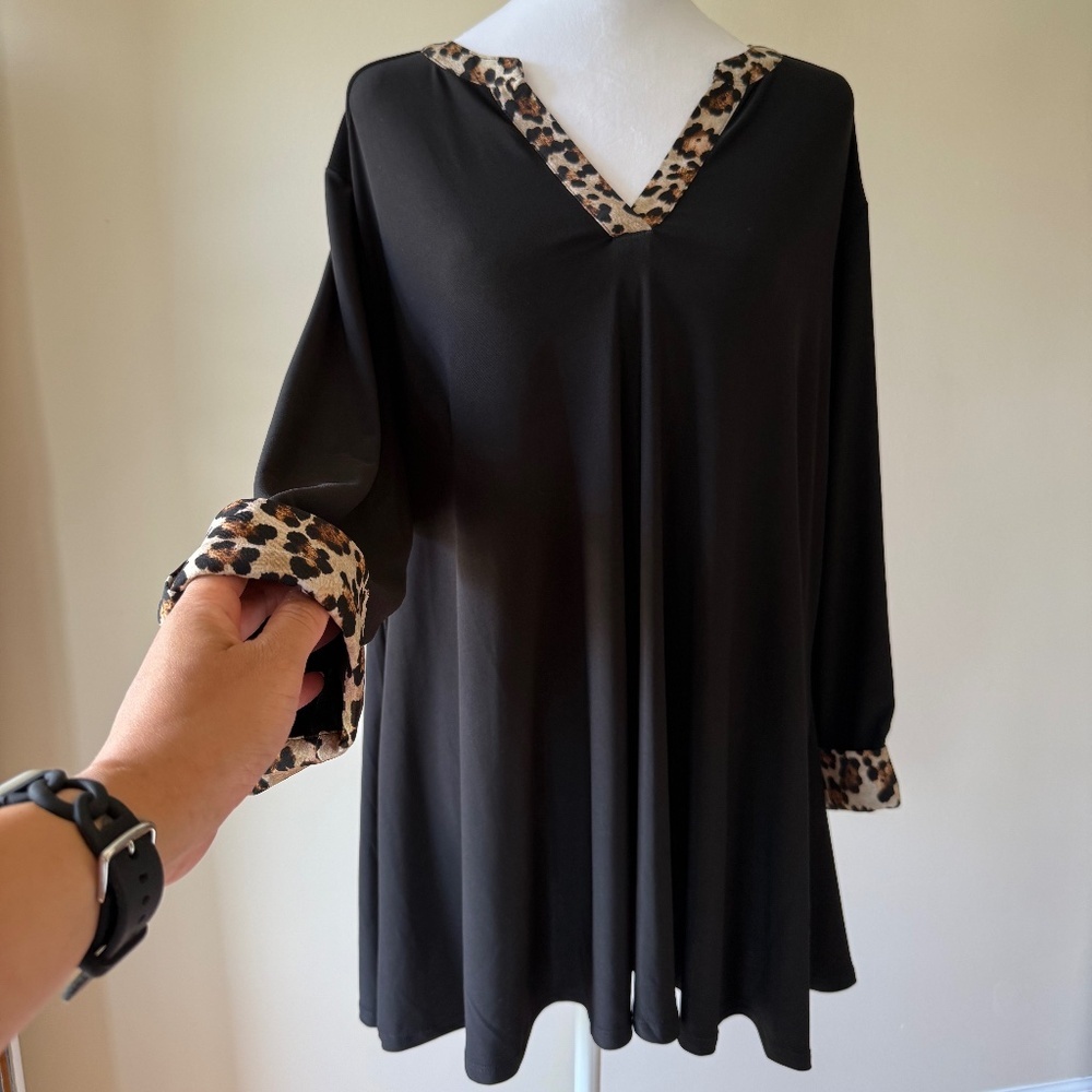 Dressbarn Women's Black Blouse with Cheetah Print Detail 2X NWT - Picture 2 of 8